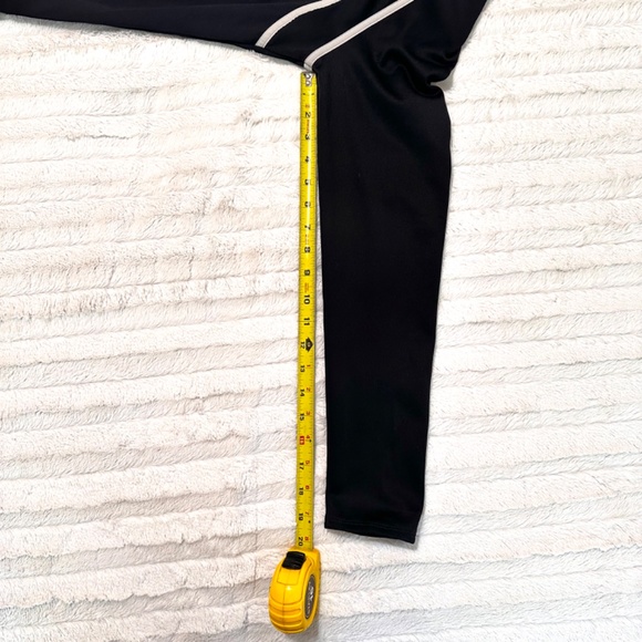 Under Armour Quarter-Zip Mock Neck Fleece Pullover; Women's US Medium (8) - Picture 6 of 7